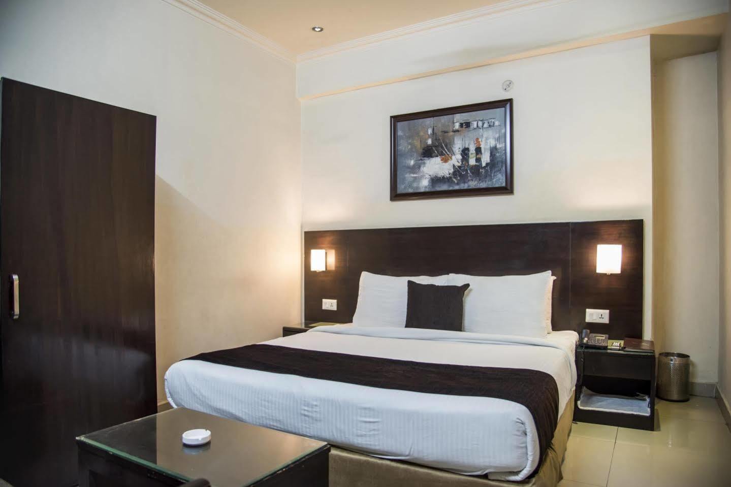 Anr Hotels لاكناو المظهر الخارجي الصورة